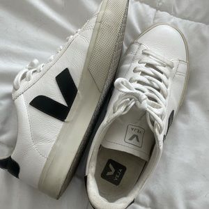 Gently worn VEJAs size 8 - no major scuffs